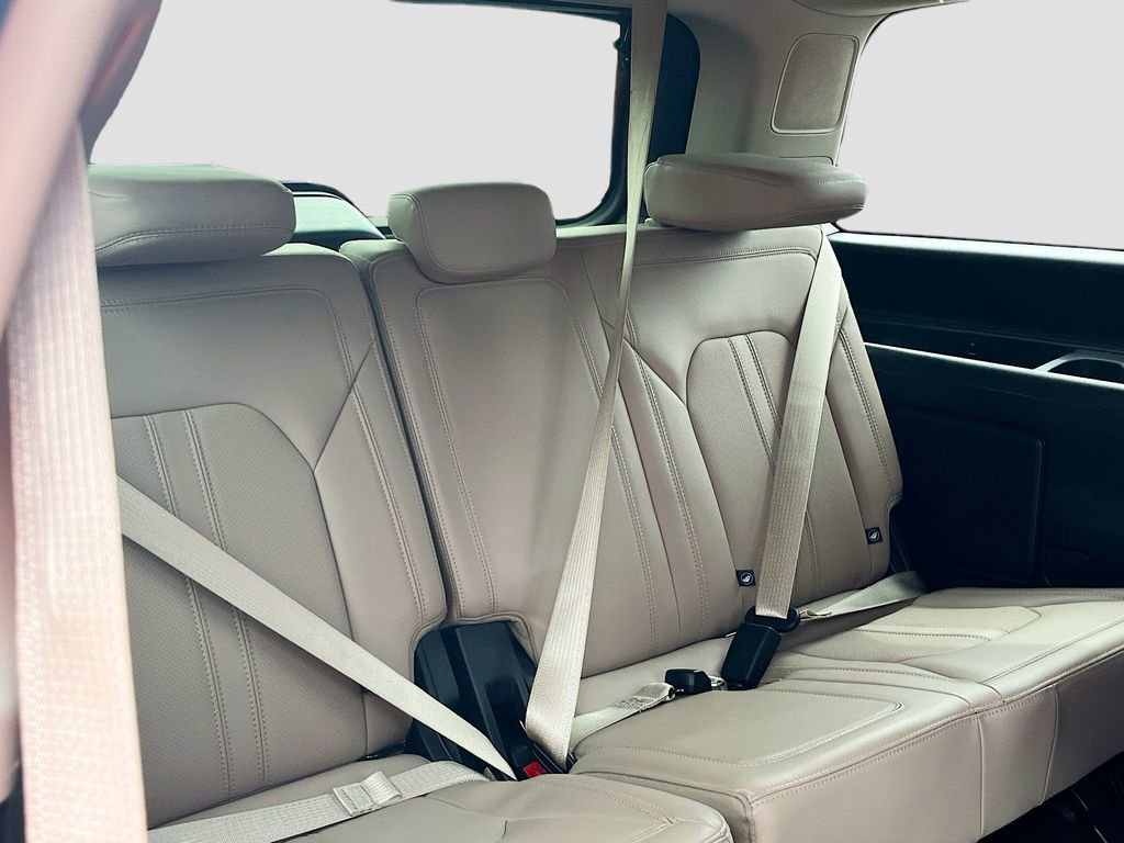 Used 2024 Ford Expedition Limited image 29
