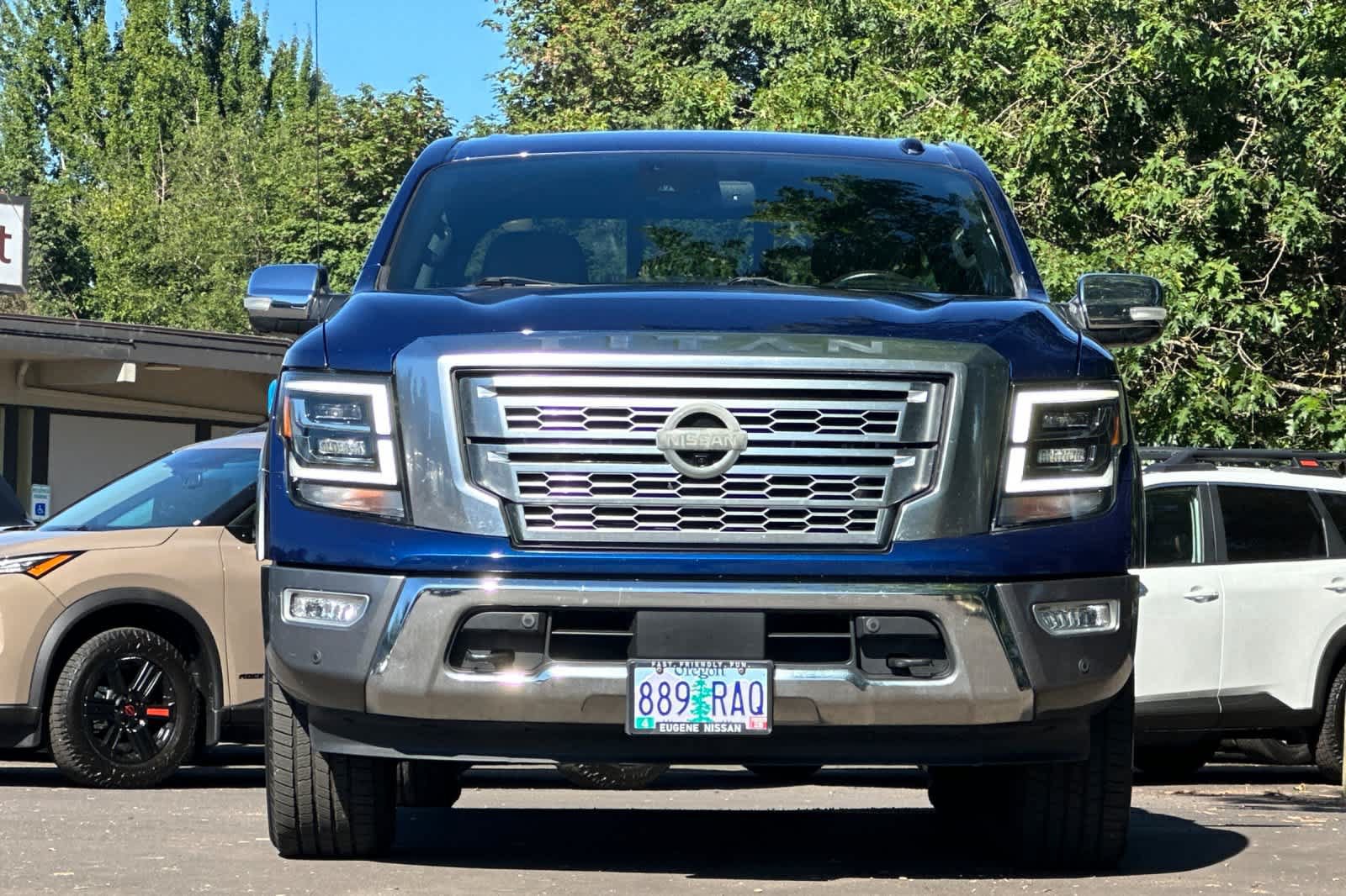 Used 2021 Nissan Titan Platinum Reserve w/ Moonroof Package AWD/4WD image 10