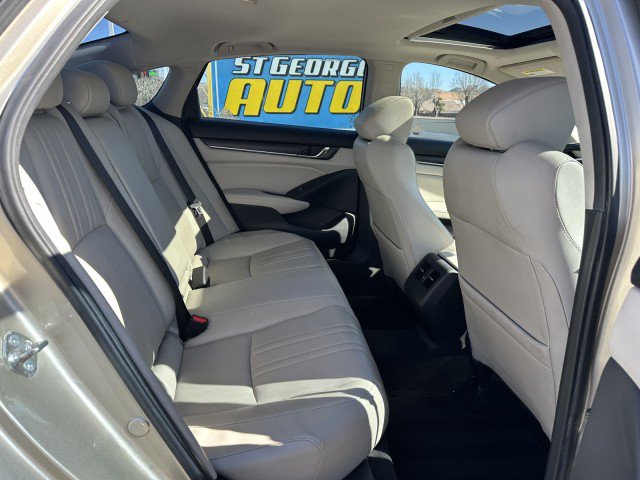 Used 2018 Honda Accord Touring image 16