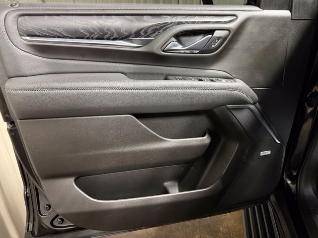 Used 2021 GMC Yukon Denali w/ Denali Premium Package AWD/4WD image 12