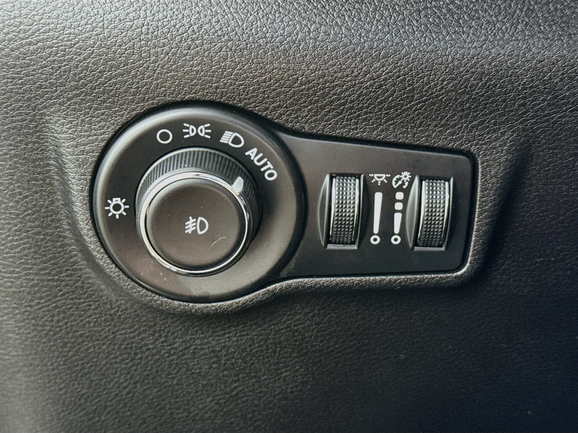 Used 2024 Jeep Compass Trailhawk AWD/4WD image 11