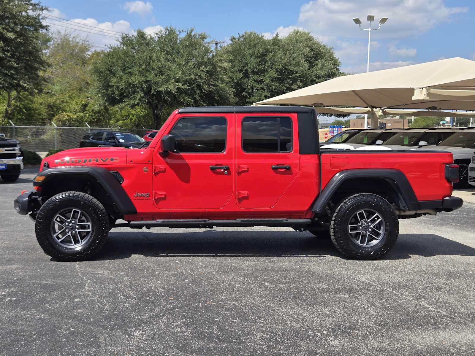 Used 2024 Jeep Gladiator Mojave w/ Safety Group AWD/4WD image 4