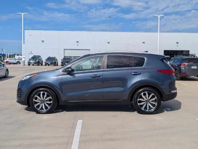 Used 2017 Kia Sportage EX w/ EX Technology Package FWD image 3
