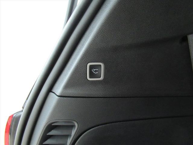 New 2026 Chrysler Voyager LX image 30