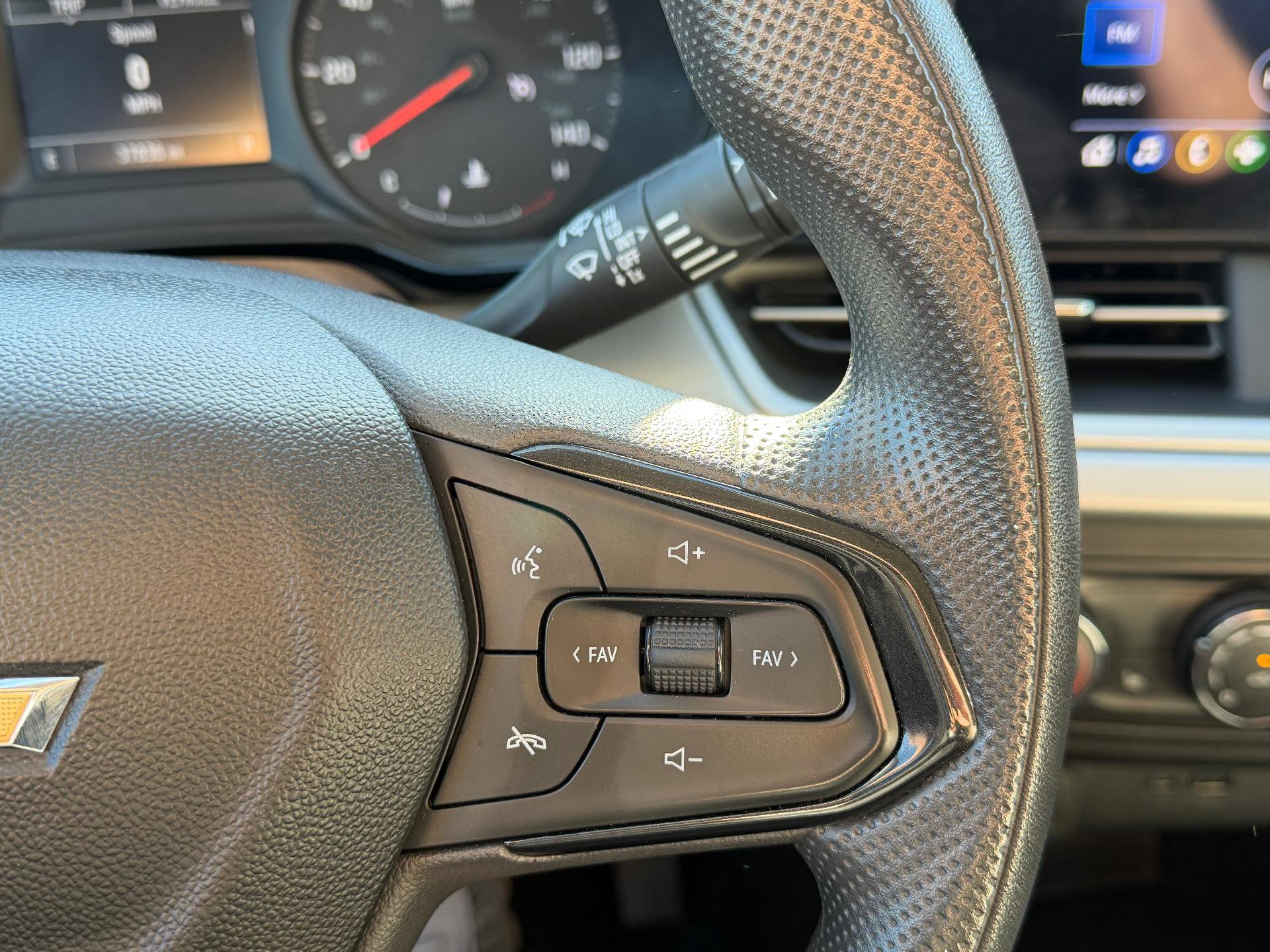 Used 2024 Chevrolet Trax LS w/ LS Convenience Package FWD image 13