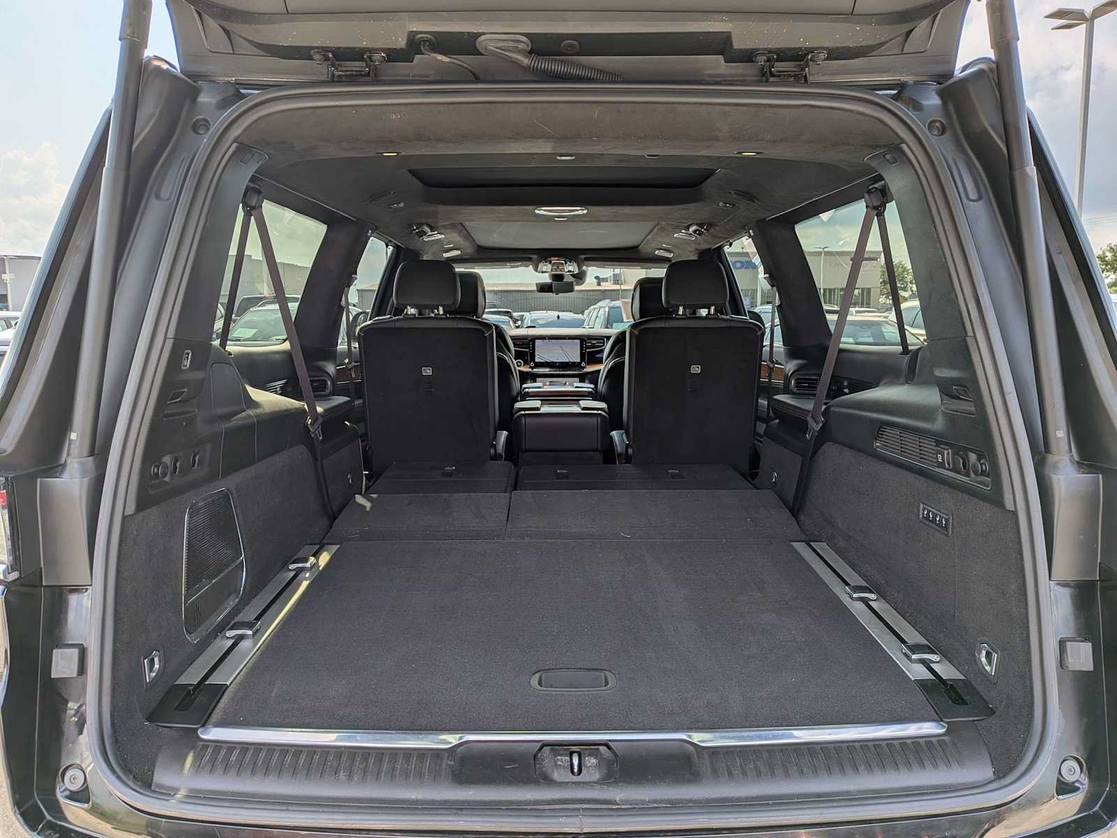 Certified 2023 Jeep Grand Wagoneer L Series III w/ HD Trailer Tow Package AWD/4WD image 34
