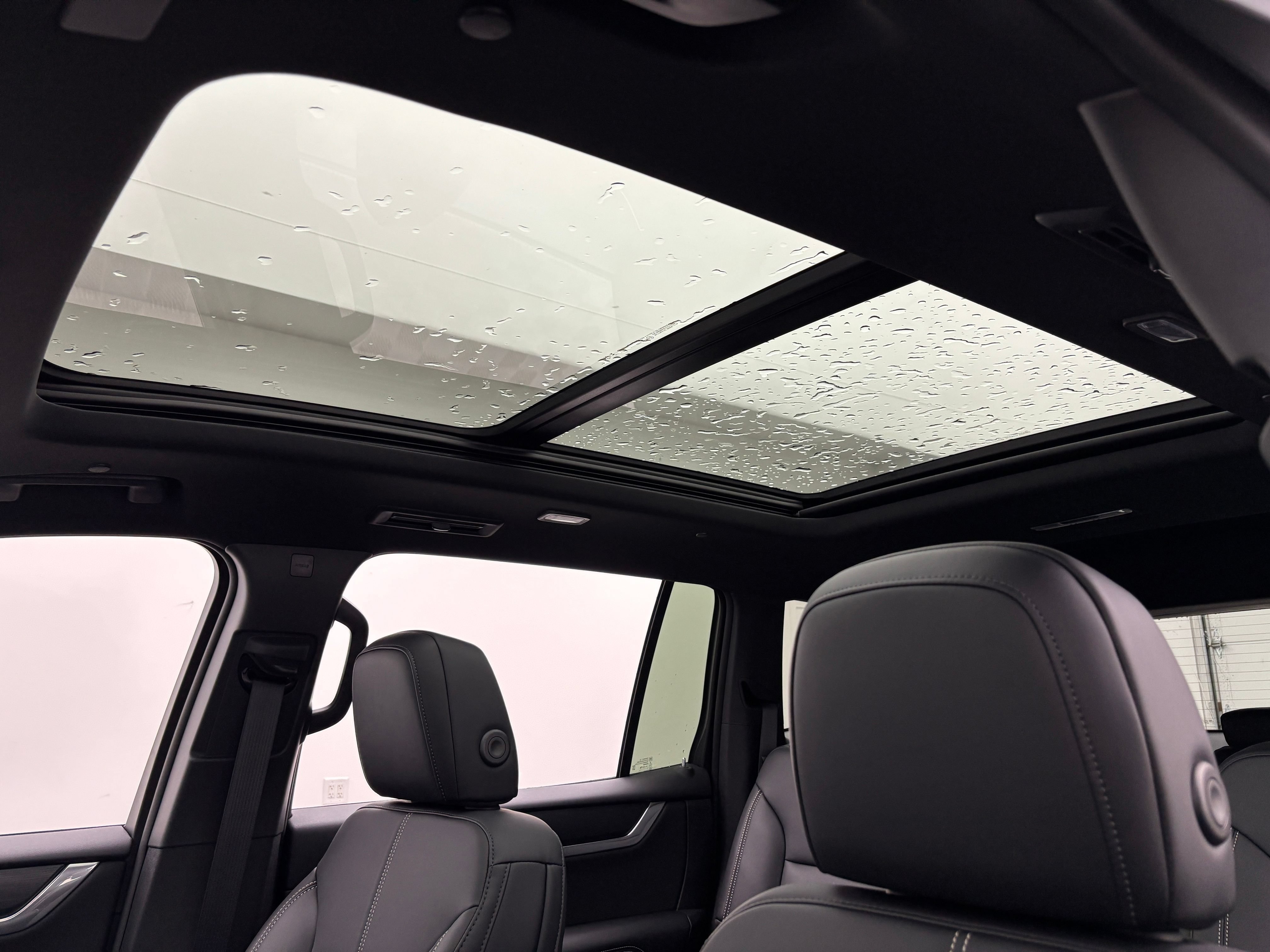 New 2027 GMC Acadia Elevation w/ Black Edition AWD/4WD image 5