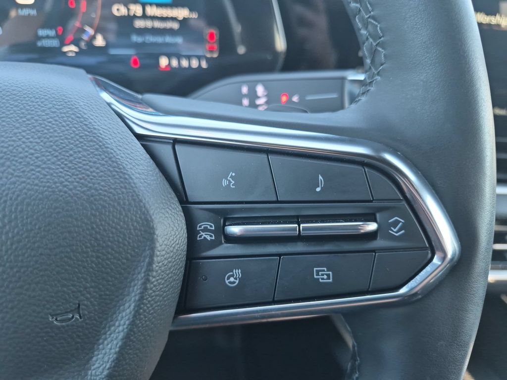 Used 2025 Chevrolet Equinox LT w/ Convenience Package II FWD image 16