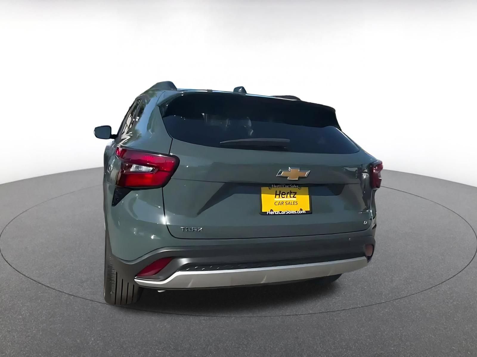 Used 2025 Chevrolet Trax LT FWD image 10
