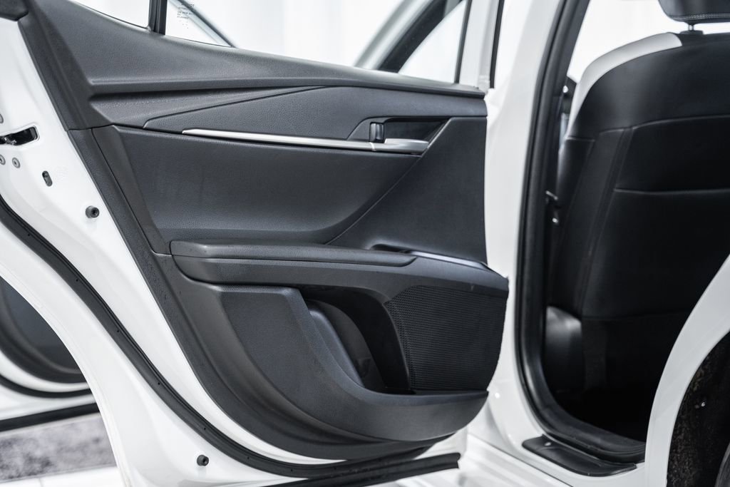 Used 2025 Toyota Camry SE image 34