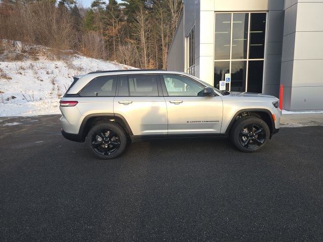 New 2025 Jeep Grand Cherokee Altitude w/ Trailer Tow Package image 7