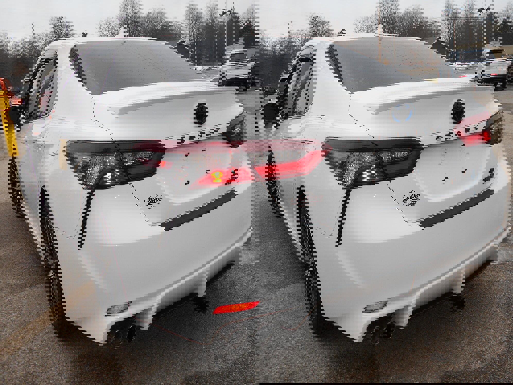 Used 2022 Toyota Camry SE image 3