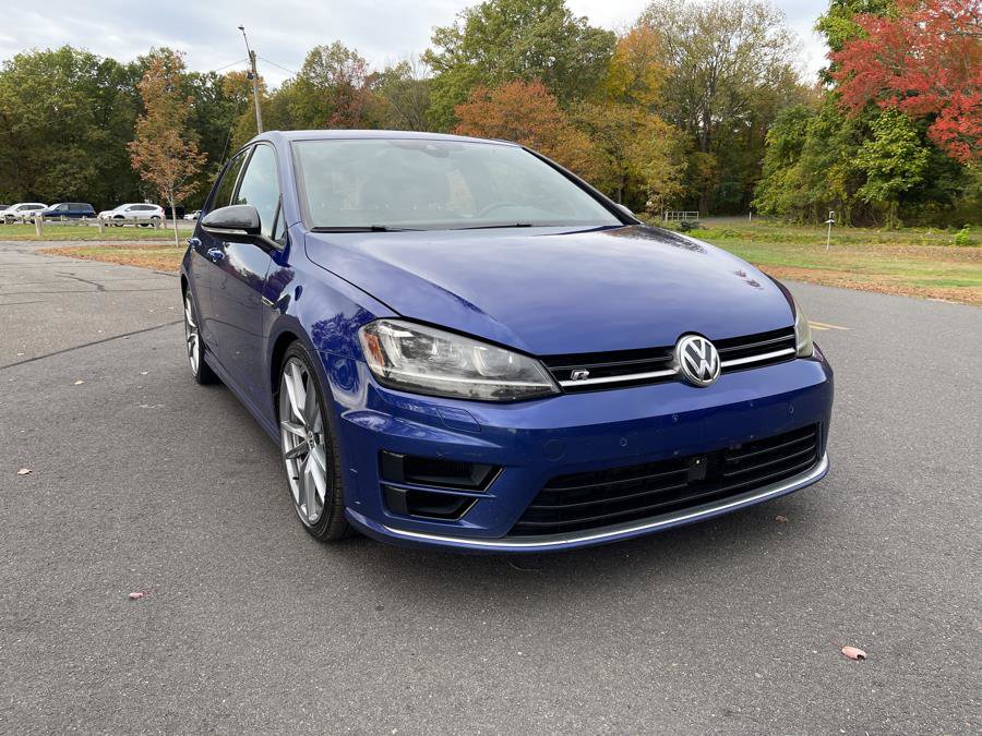 Used 2017 Volkswagen Golf 4-Door image 1
