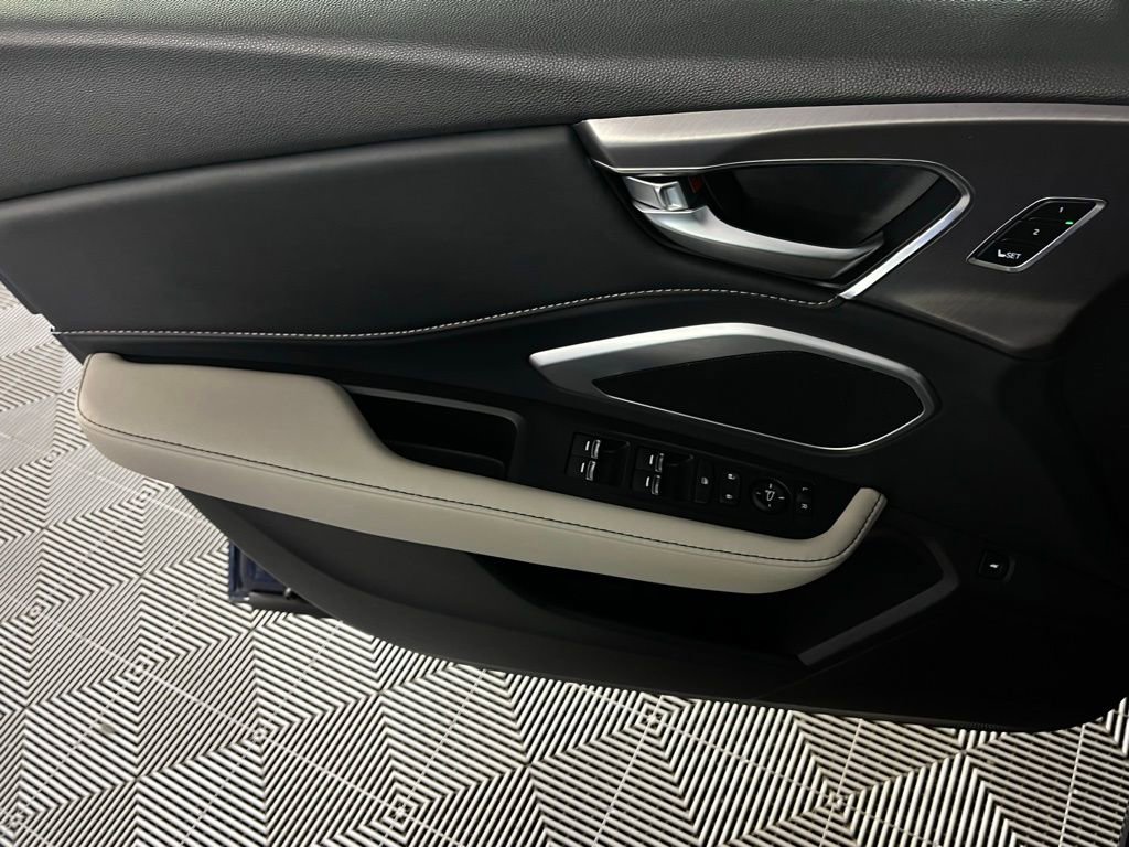 Used 2025 Acura RDX SH-AWD image 24