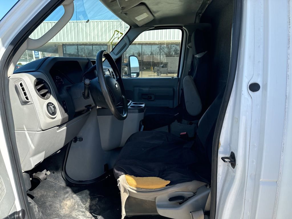 Used 2015 Ford E-350 and Econoline 350 Super Duty image 14
