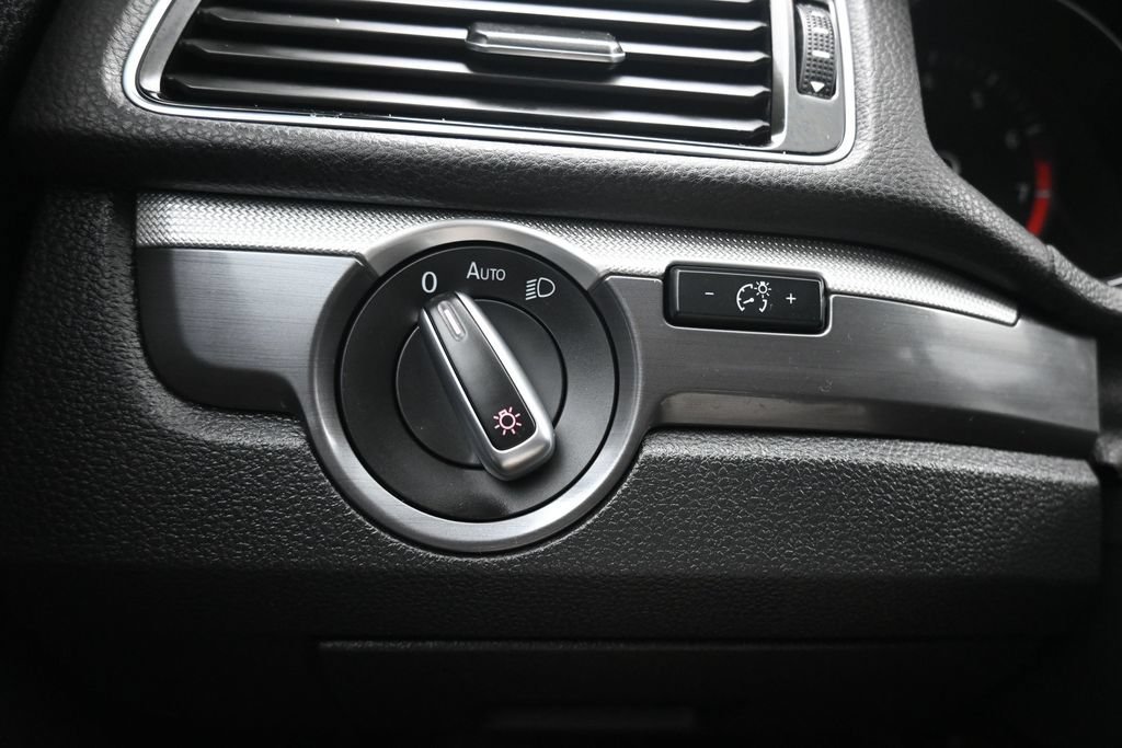 Used 2018 Volkswagen Passat 2.0T R-Line FWD image 25