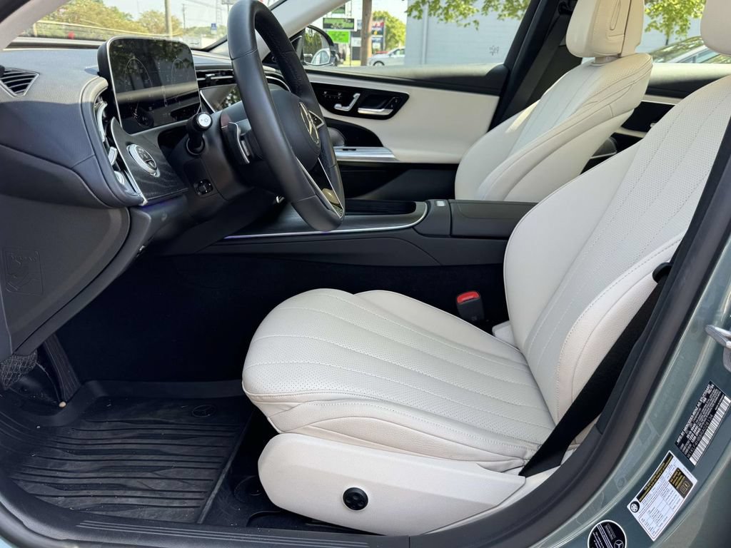 Used 2024 Mercedes-Benz E 350 4MATIC Sedan image 20