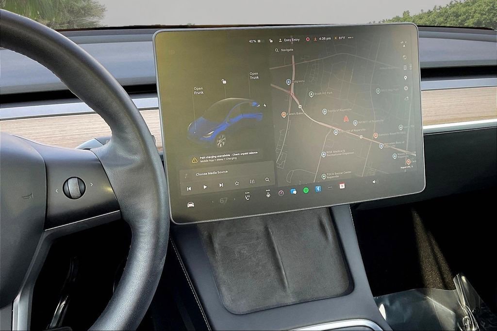 Used 2021 Tesla Model Y Long Range image 9