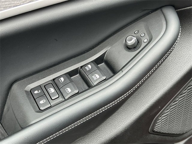 Certified 2023 Jeep Grand Cherokee L Limited image 19