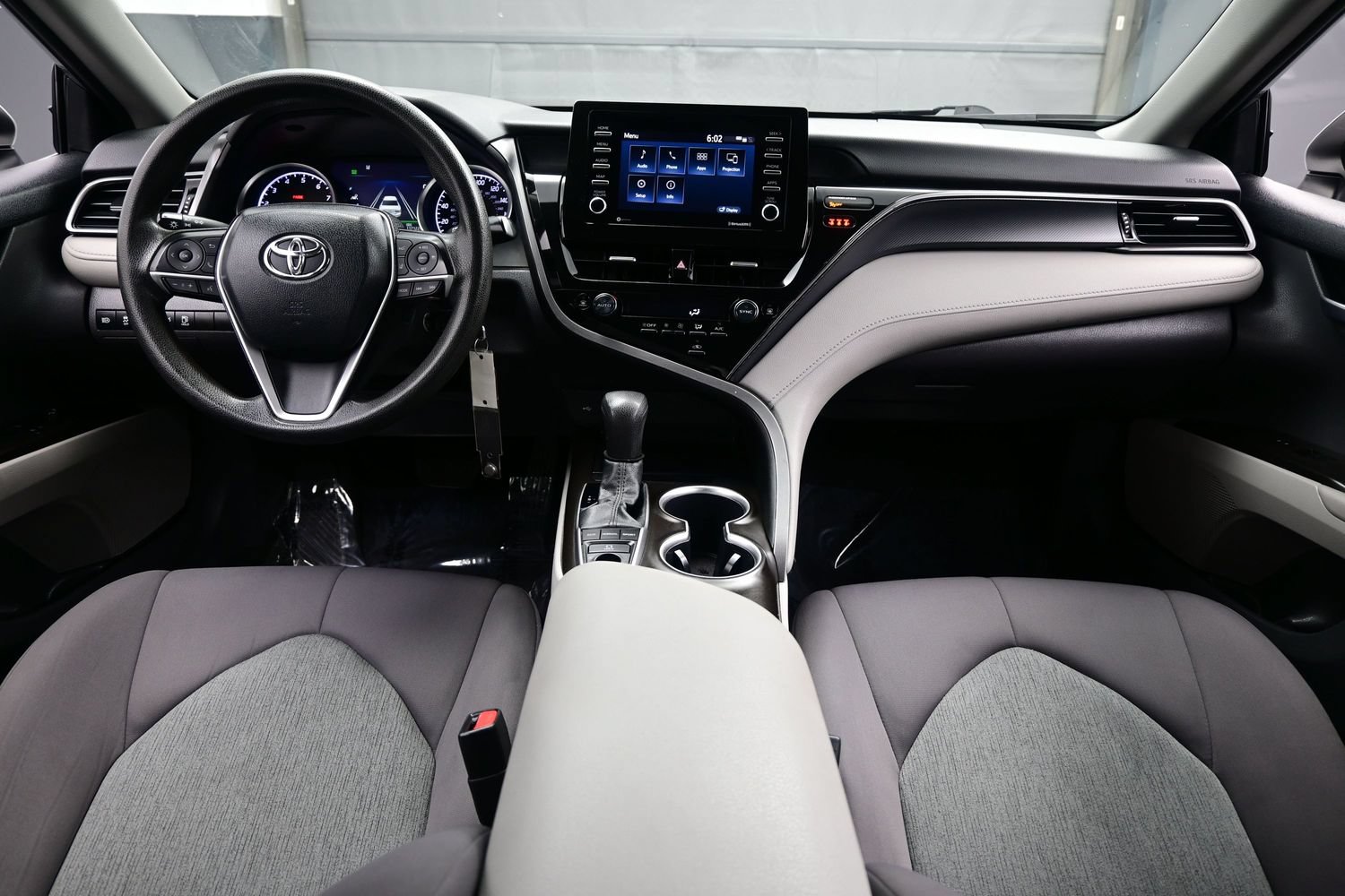 Used 2022 Toyota Camry LE AWD/4WD image 17
