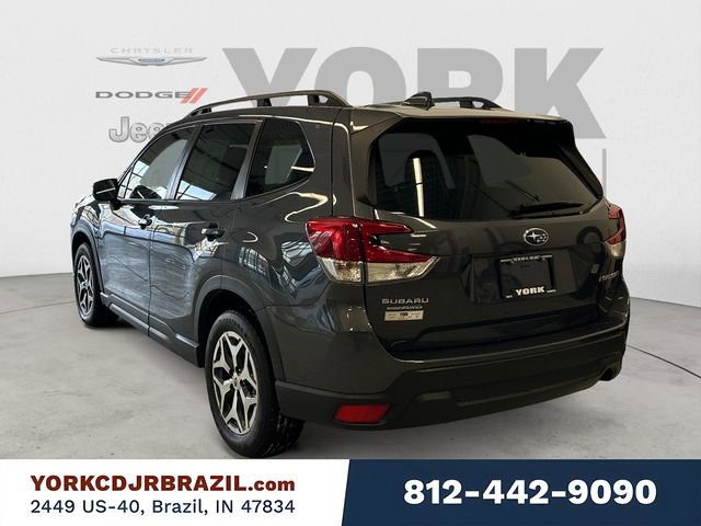 Used 2023 Subaru Forester Premium image 3