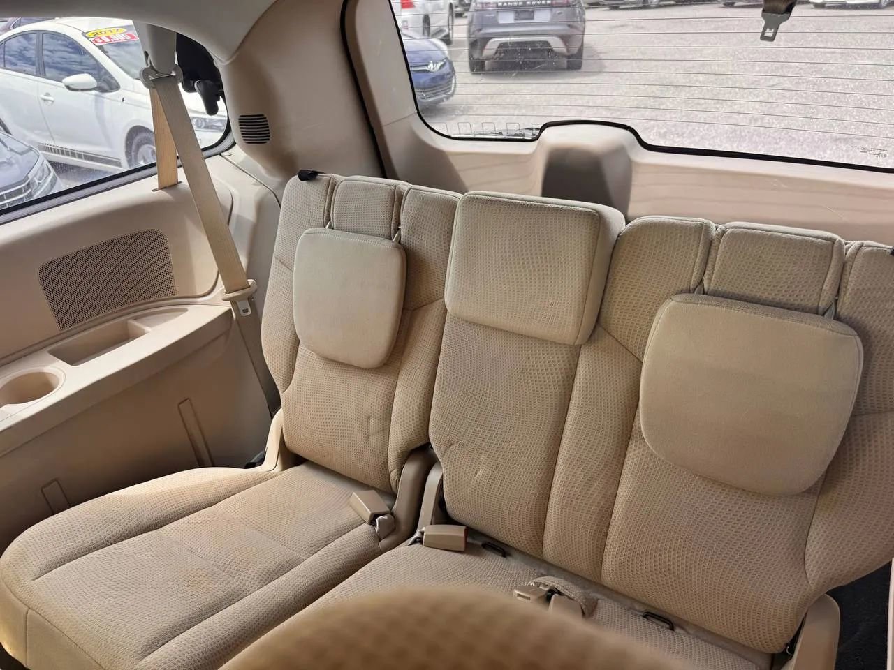 Used 2016 Dodge Grand Caravan American Value Package image 6