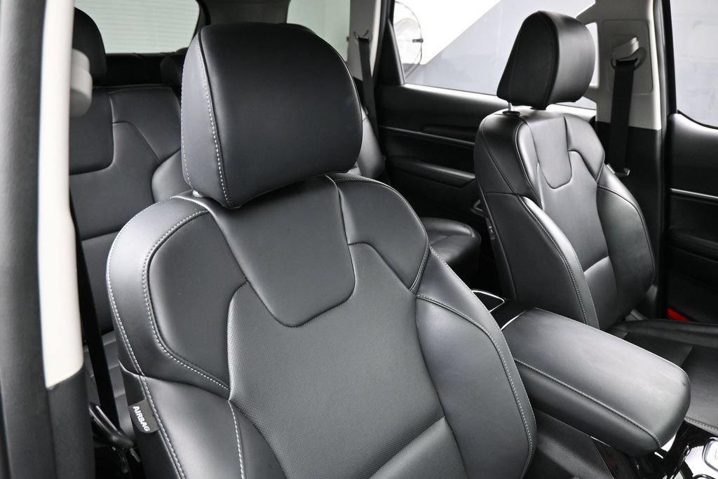 Used 2025 Kia Telluride LX FWD image 42