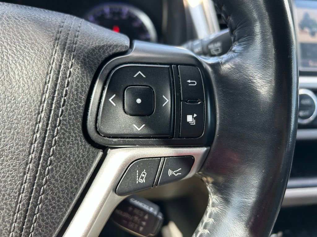 Used 2018 Toyota Highlander XLE FWD image 20