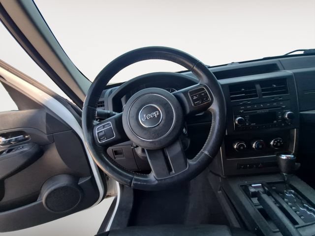 Used 2012 Jeep Liberty Sport AWD/4WD image 12