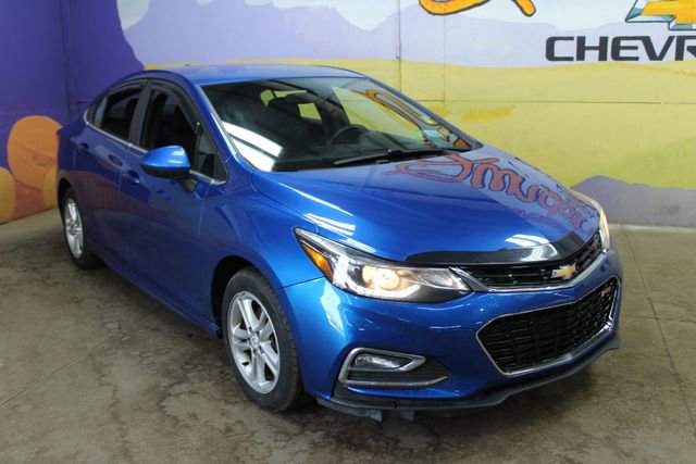 Used 2018 Chevrolet Cruze LT w/ RS Package image 2