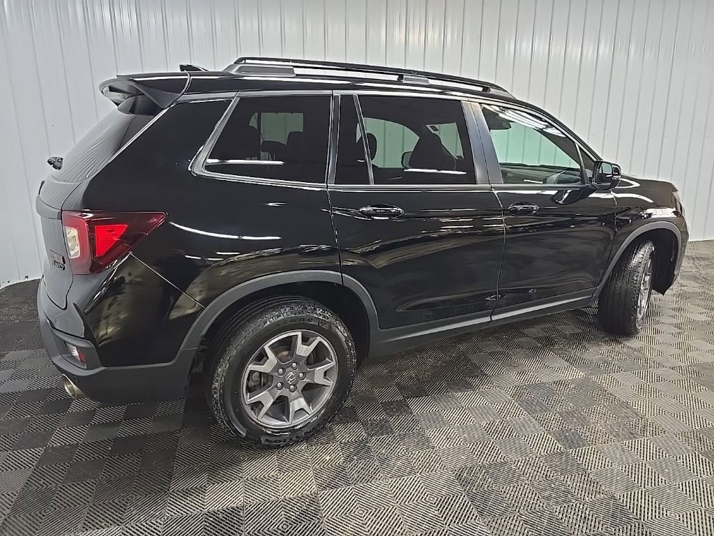 Used 2023 Honda Passport TrailSport image 3