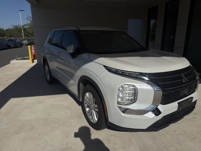 Used 2022 Mitsubishi Outlander ES FWD image 11