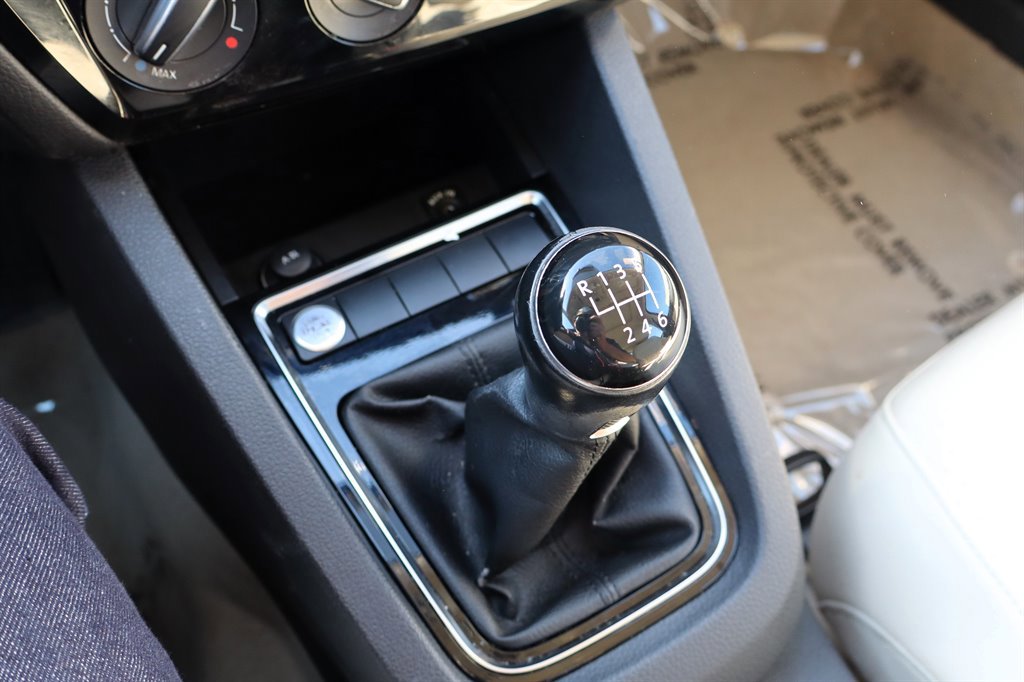 Used 2015 Volkswagen Jetta TDI SE FWD image 26