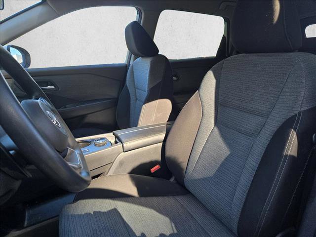 Used 2023 Nissan Rogue SV image 12