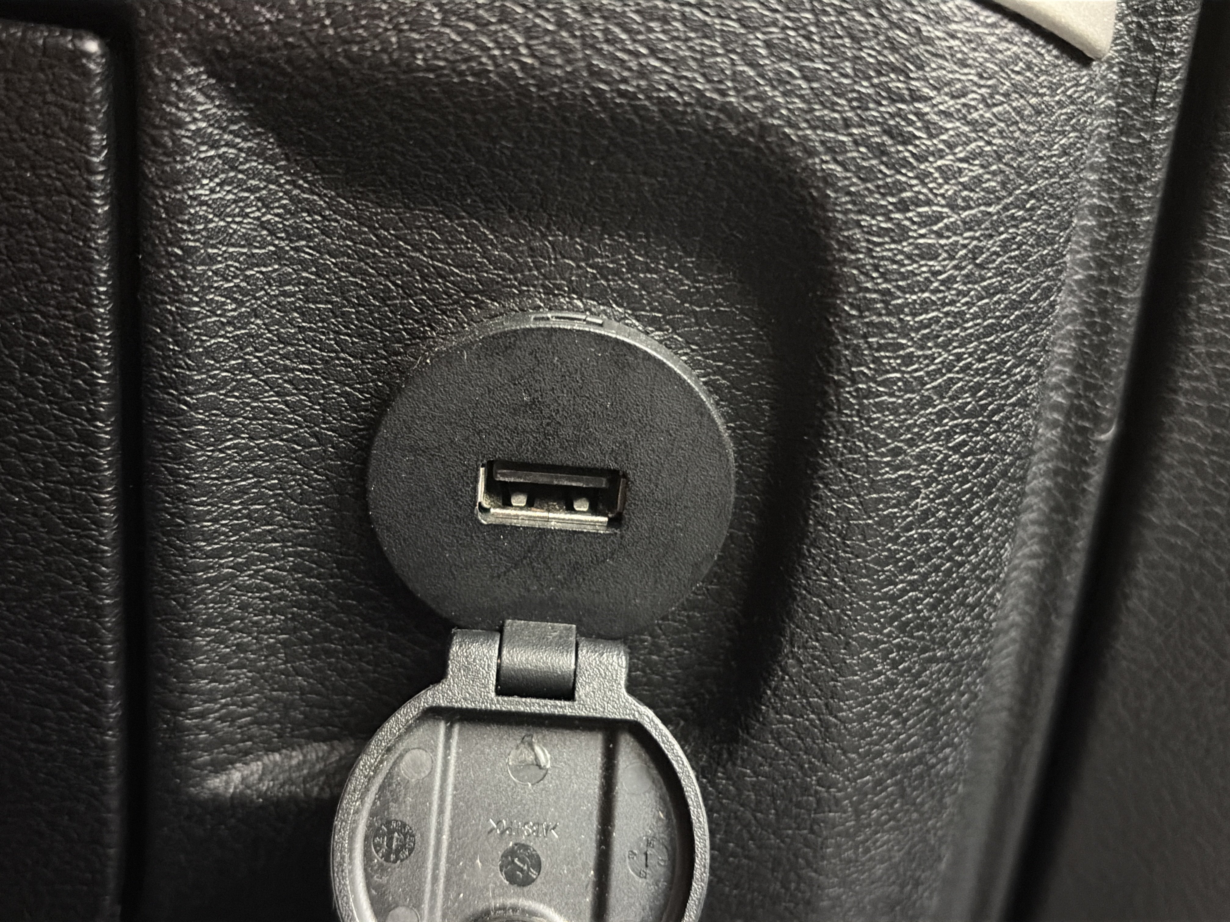 Used 2017 RAM 1500 Laramie AWD/4WD image 31