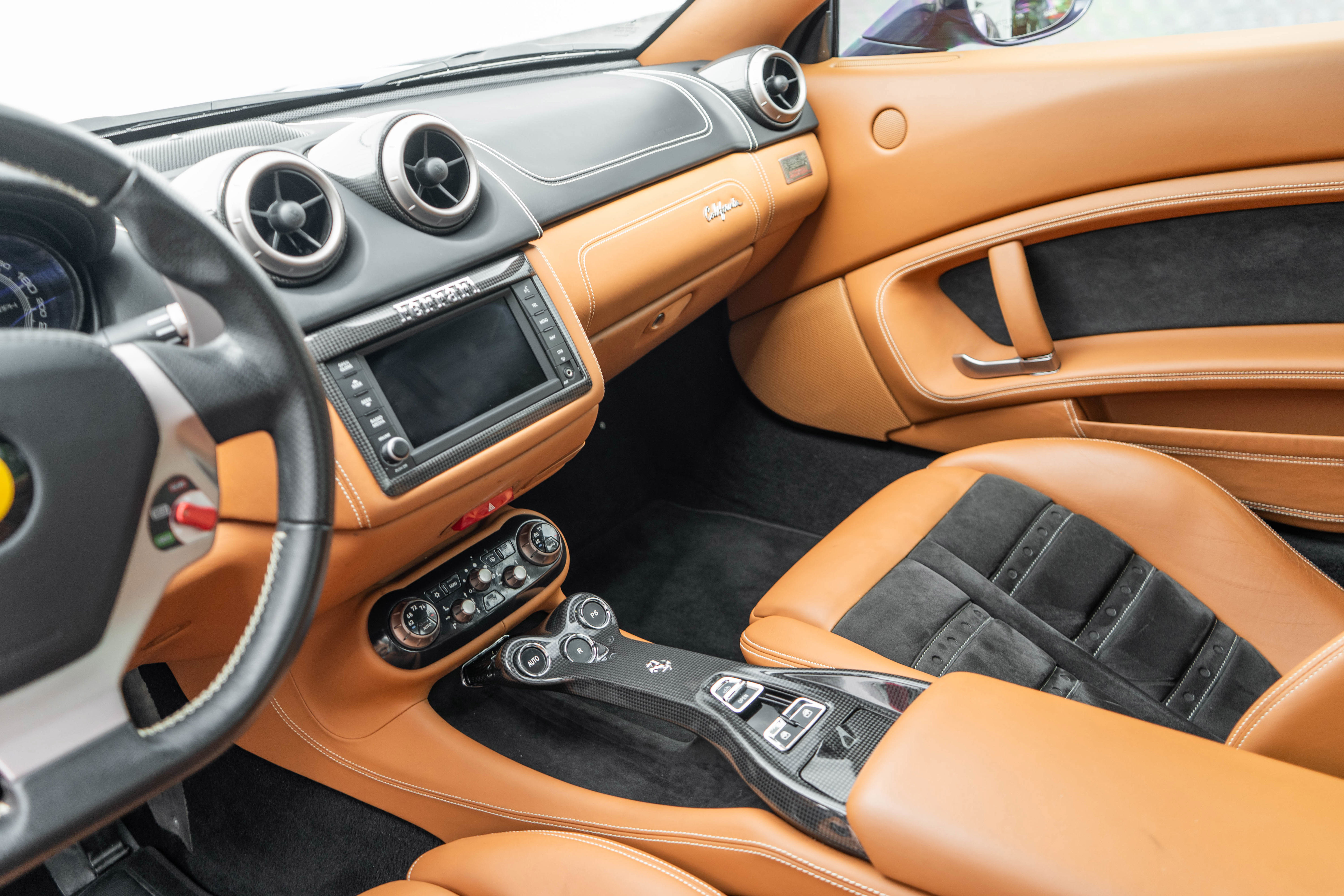 Used 2012 Ferrari California RWD image 15