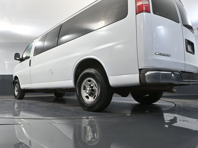 Used 2017 Chevrolet Express 3500 LT w/ LT Preferred Equipment Group image 41