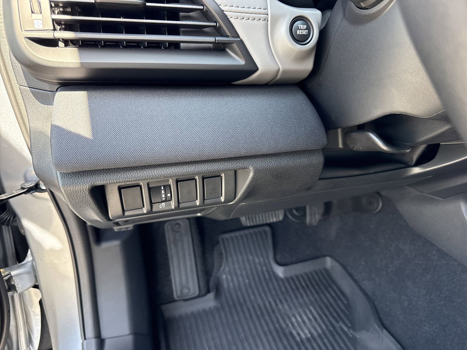 Used 2025 Subaru Outback Premium AWD/4WD image 15