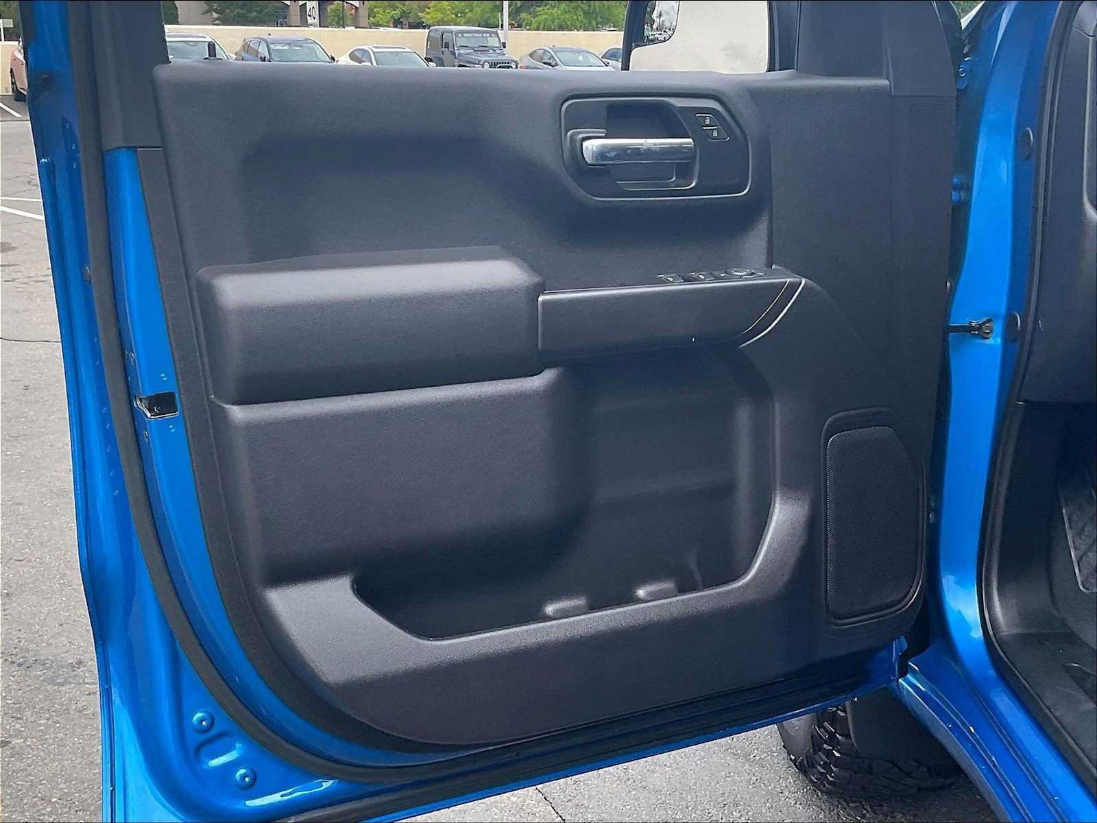 Used 2024 Chevrolet Silverado 1500 Custom Trail Boss w/ LPO, Dark Essentials Package AWD/4WD image 23