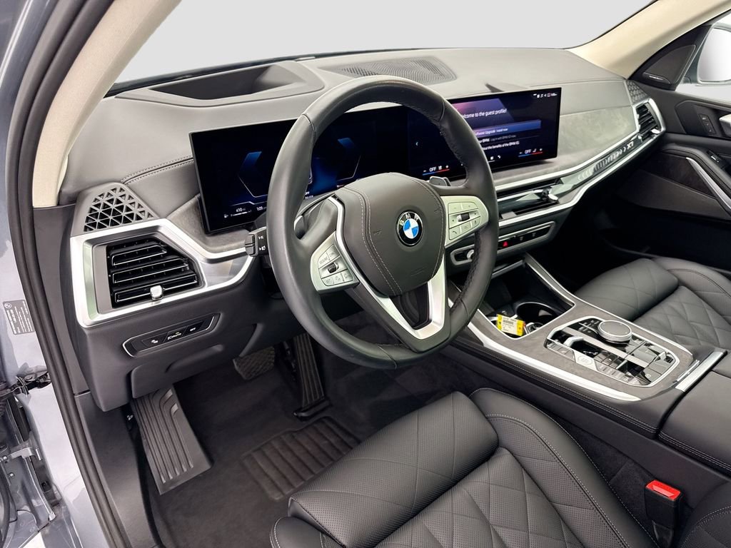 Used 2026 BMW X7 xDrive40i w/ Premium Package AWD/4WD image 9