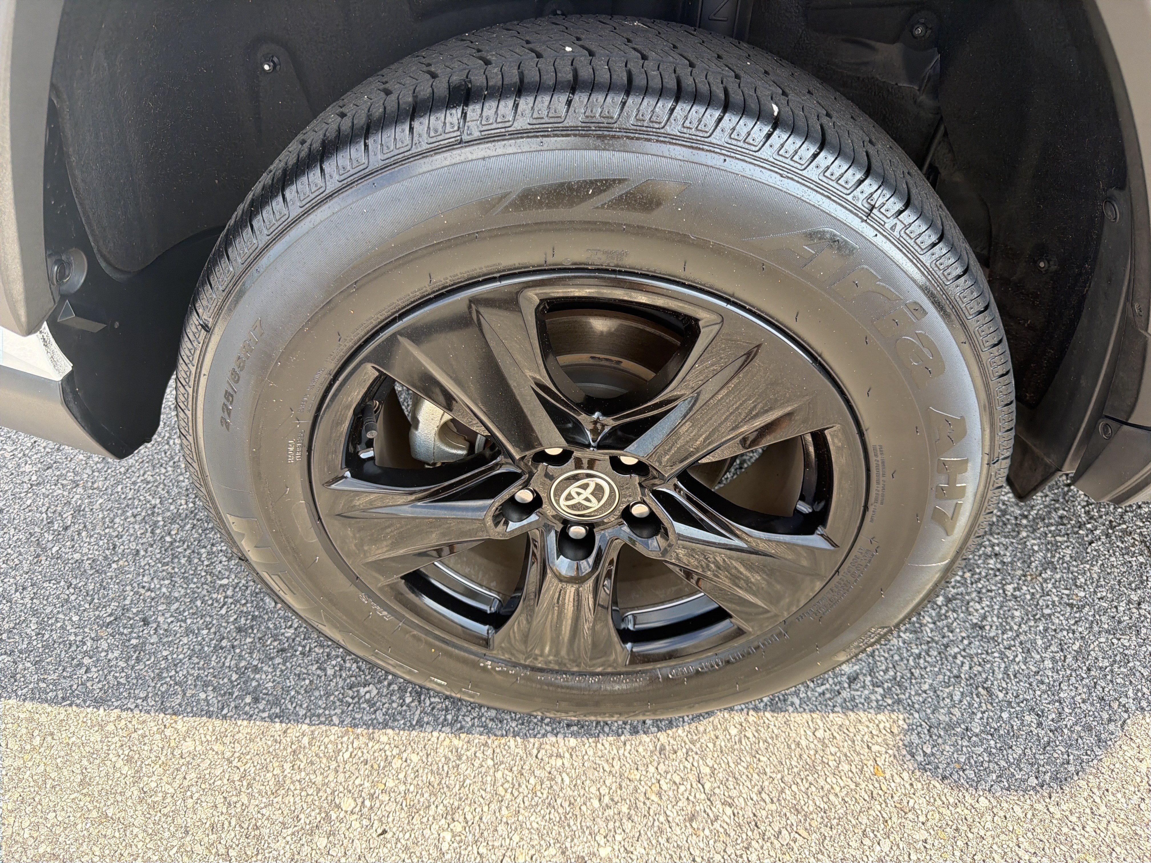 Certified 2025 Toyota RAV4 XLE FWD image 28
