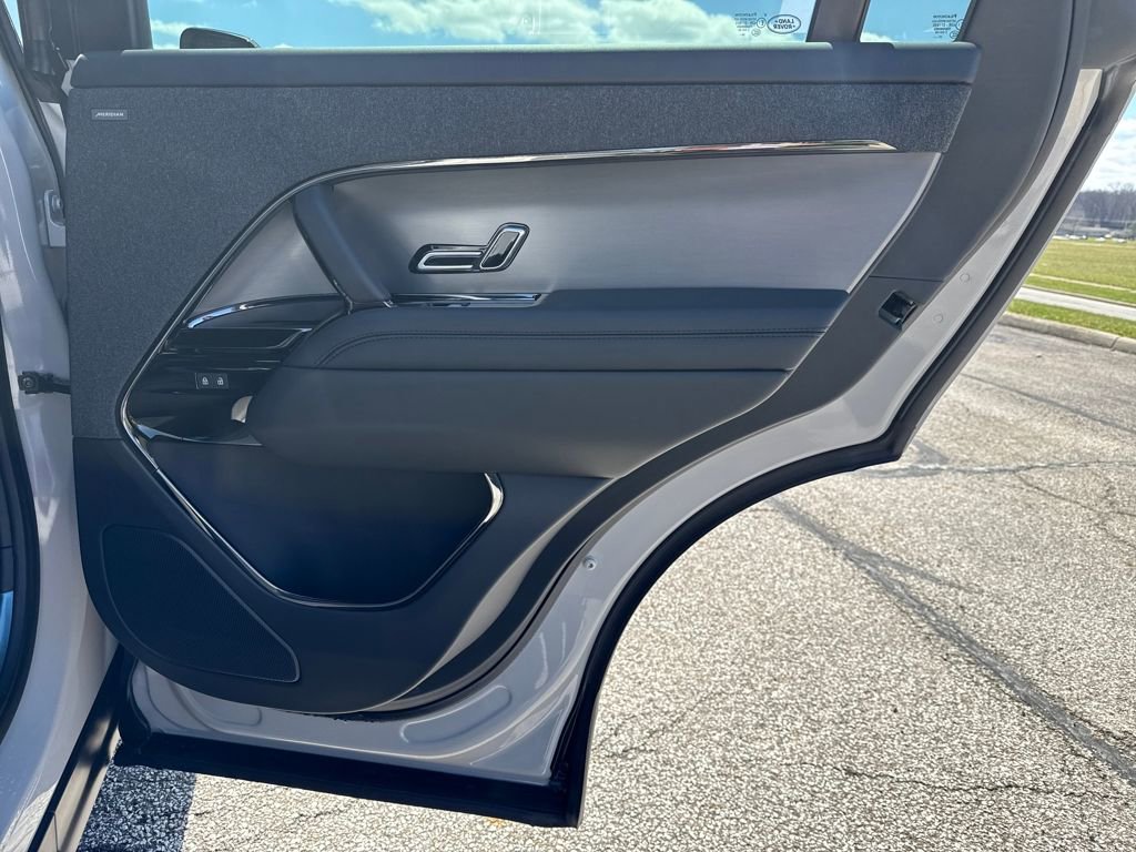New 2026 Land Rover Range Rover Sport SE AWD/4WD image 19