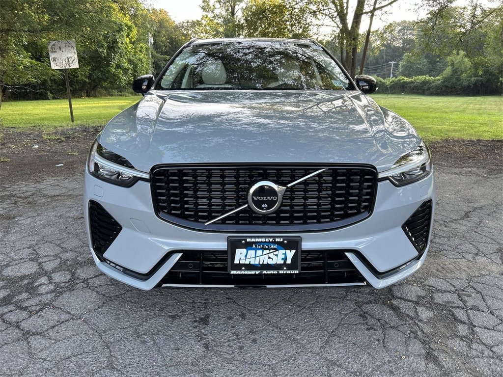 New 2025 Volvo XC60 B5 Plus w/ Protection Package Premier image 3
