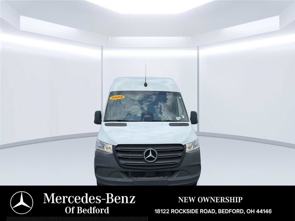 Used 2025 Mercedes-Benz Sprinter 2500 image 2