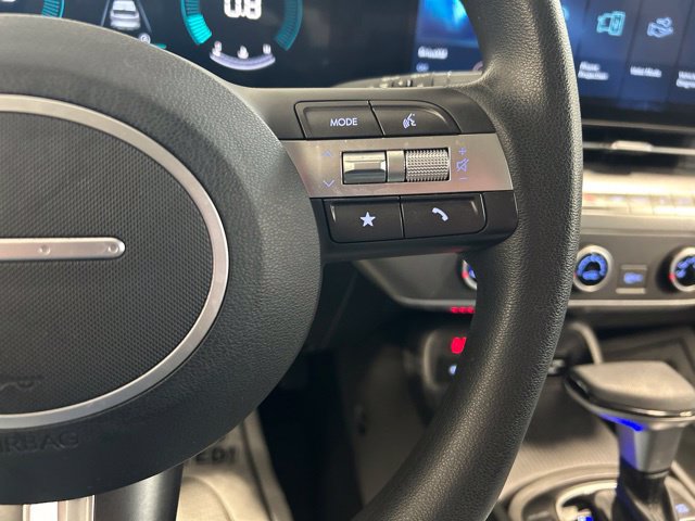 Used 2025 Hyundai Kona SE FWD image 25