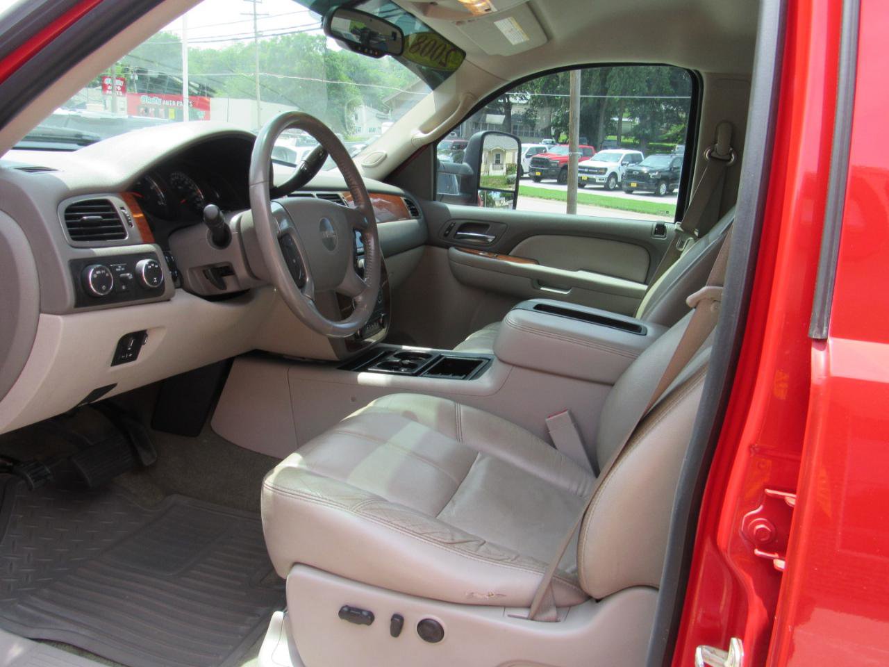 Used 2008 GMC Sierra 2500 SLT w/ Z71 Off-Road Package AWD/4WD image 15