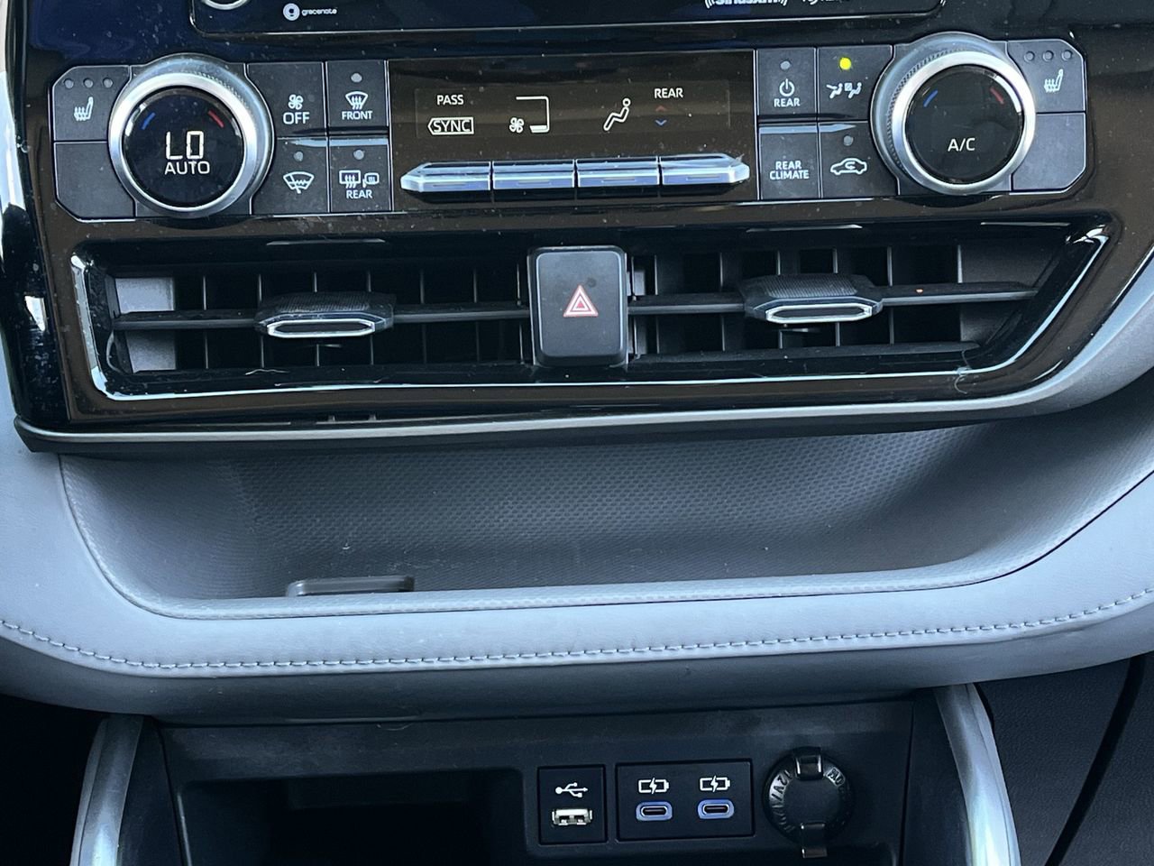 Used 2022 Toyota Highlander XLE image 18