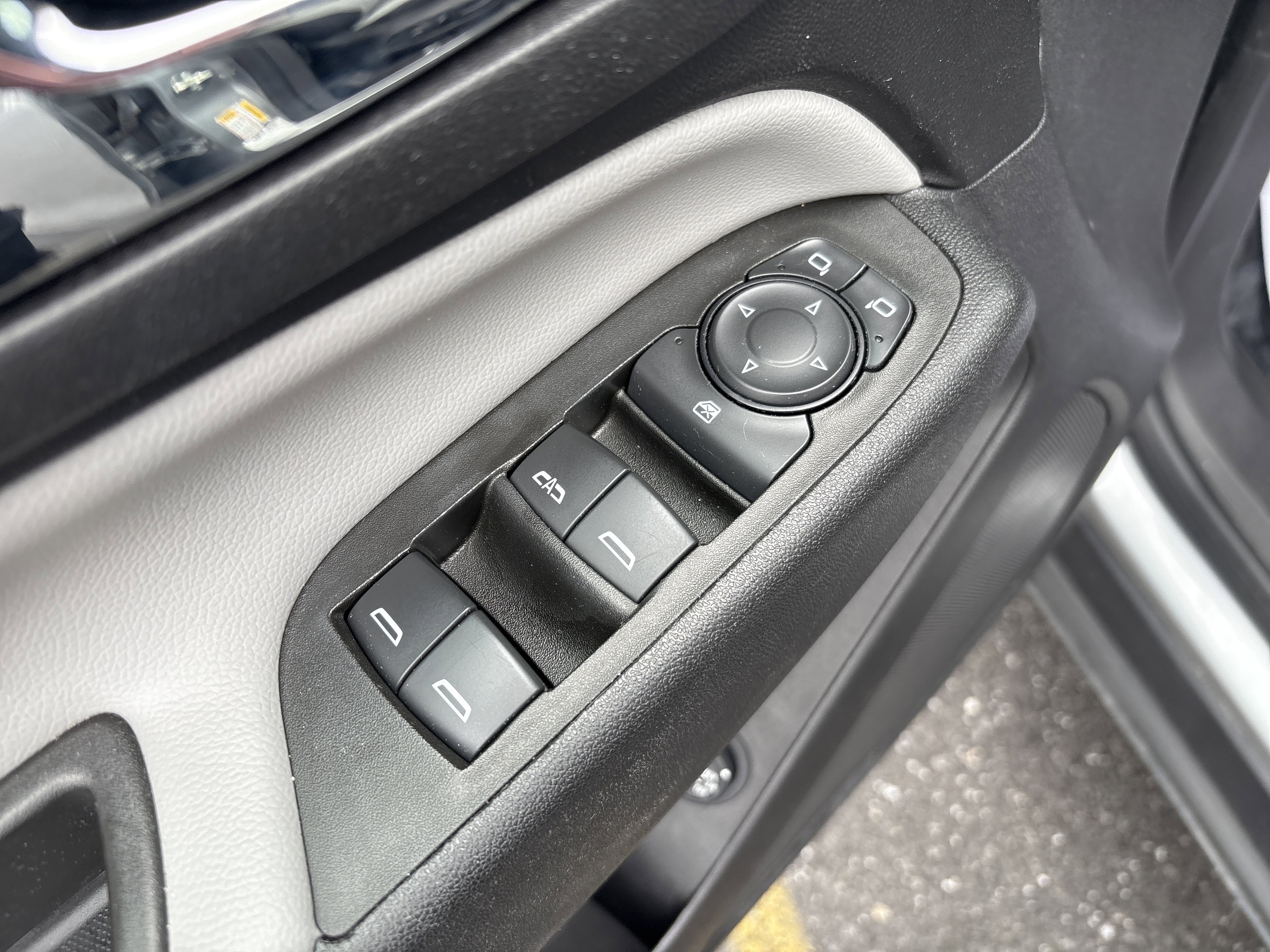 Used 2024 Chevrolet Equinox LT image 16