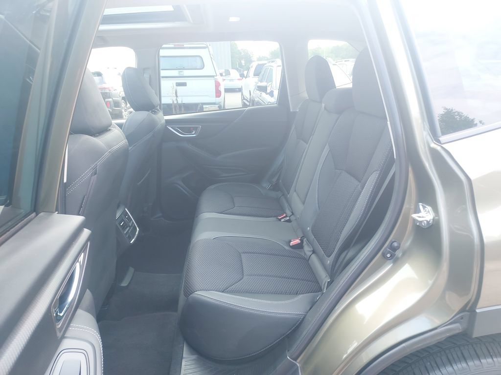 Used 2023 Subaru Forester Premium AWD/4WD image 28