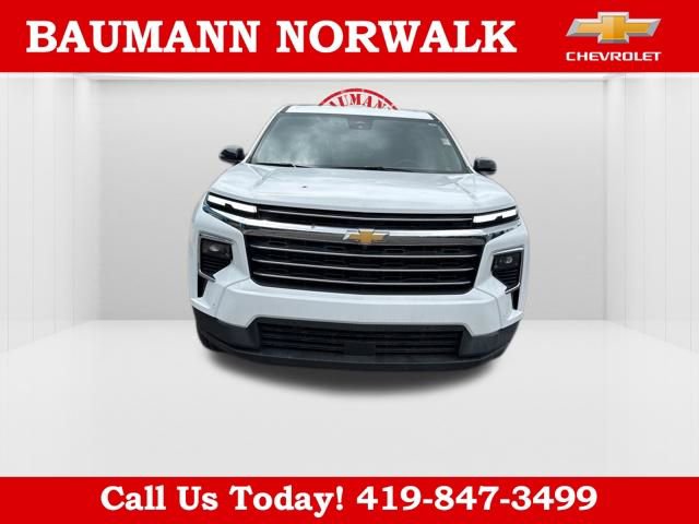 New 2025 Chevrolet Traverse LT w/ Enhanced Driving Package FWD image 2
